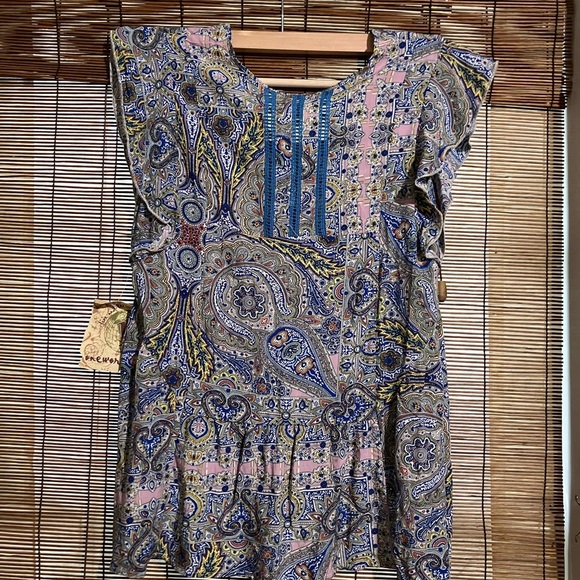 NWT! ONE WORLD Blue and Pink Flutter Sleeve Peplum Blouse - Picture 2 of 7